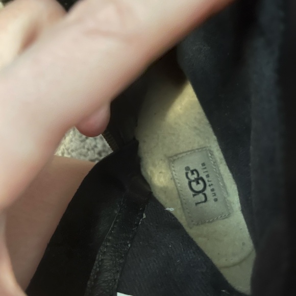 UGG Australia Women's Finney Black Suede Boot size 8.5 - Picture 6 of 6